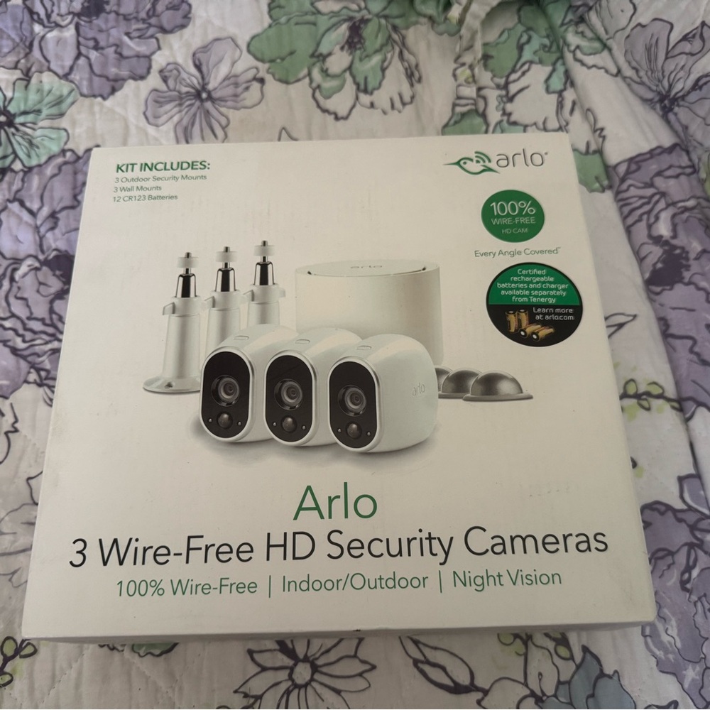 Netgear Arlo security 3 camera internet wifi security system- wireless